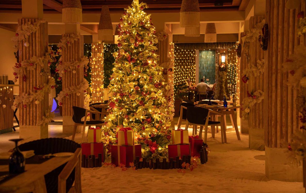 Celebrate Christmas & Festive Season at Emerald Faarufushi