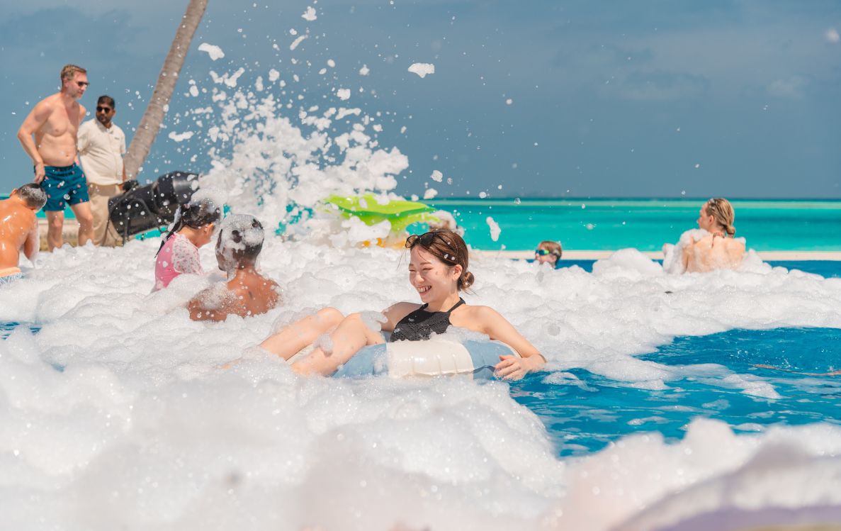 NOOE Maldives Kunaavashi Brings Vibrant Island Energy with a Splash of Joy at Veli Pool Bar