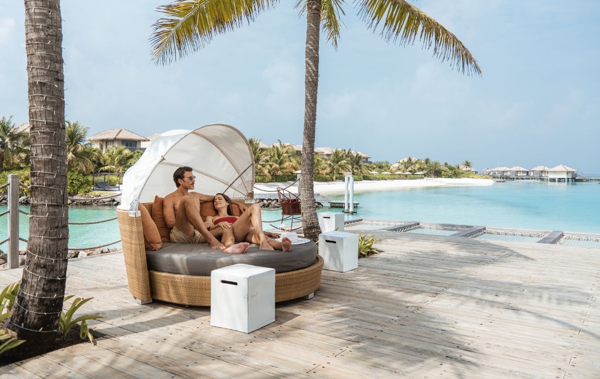 InterContinental Maldives Maamunagau Resort Launches New ‘Beach Reads’ Programming