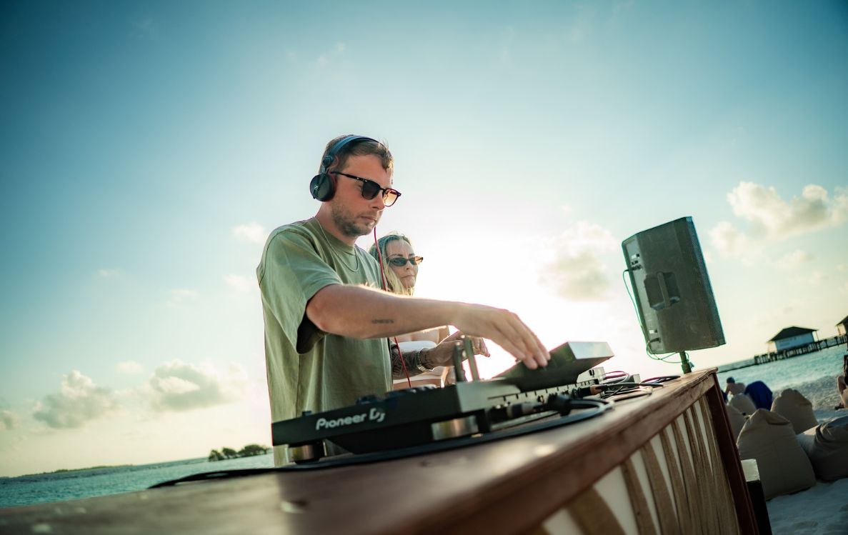 ROBINSON NOONU Celebrates Music and Island Entertainment with This is NOONU Special Week